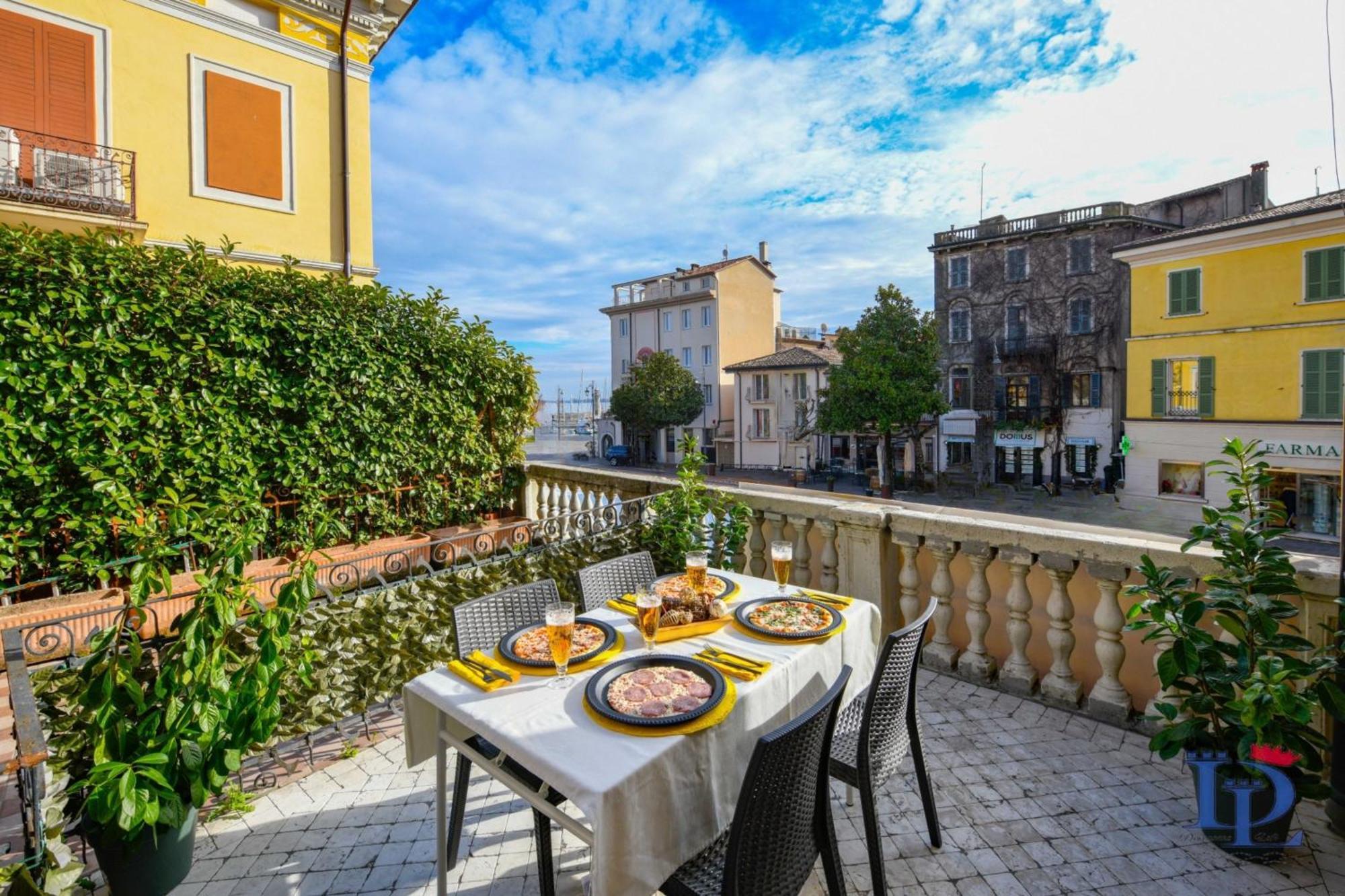 Desenzanoloft Official Partner Marriott Homes & Villas - Let It Be A Dream - Renovation 2025 Lake View Desenzano del Garda Ngoại thất bức ảnh